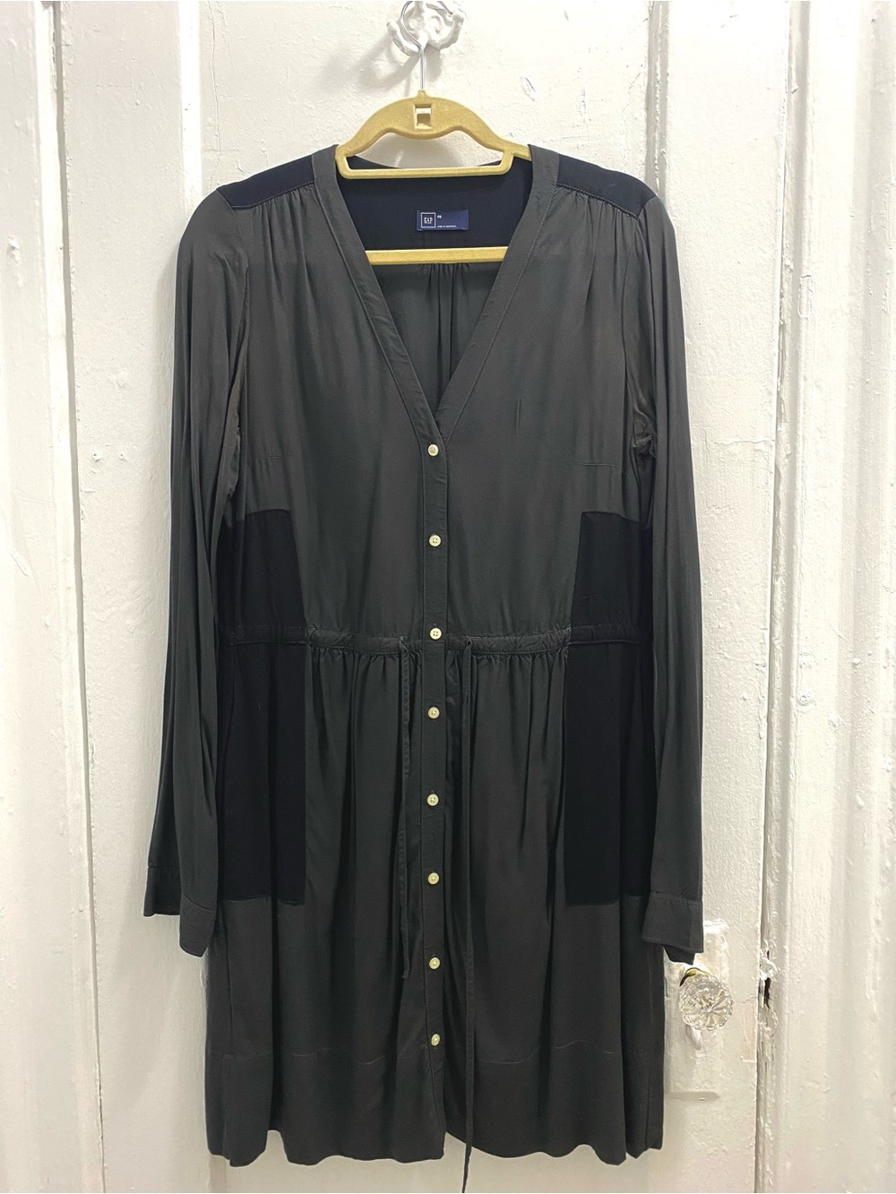 GAP Black Long-Sleeve Button-Front V-Neck Dress